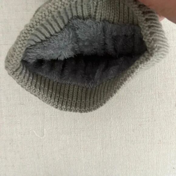 UGG Double pom-pom beanie hat for baby - Picture 3 of 5
